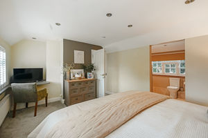 Bedroom- click for photo gallery